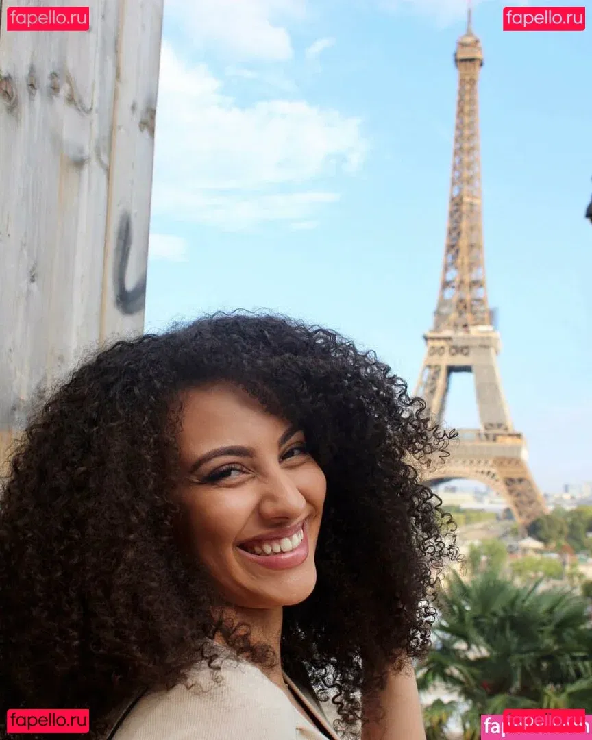 Ines Curly Onlyfans Photo Gallery 