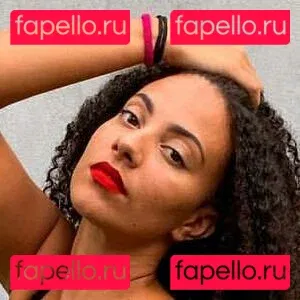 Ines Curly Onlyfans Photo Gallery 