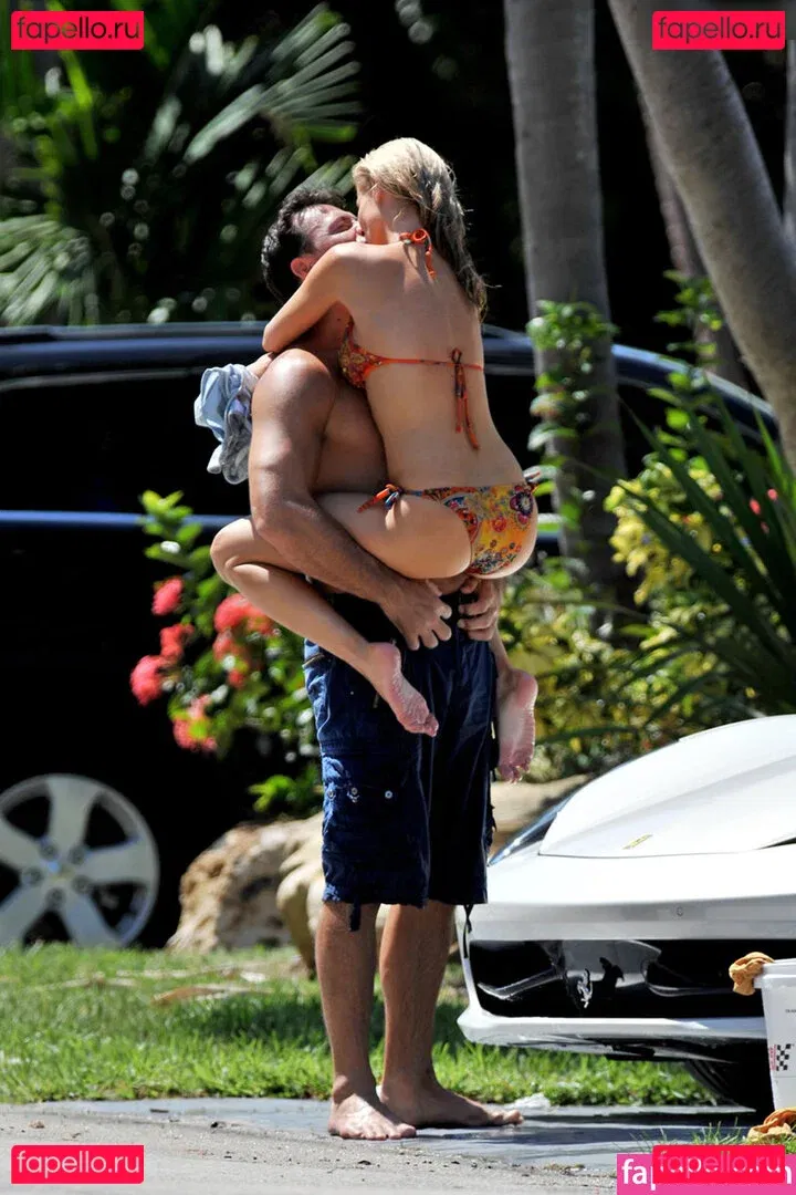 Joanna Krupa Onlyfans Photo Gallery 