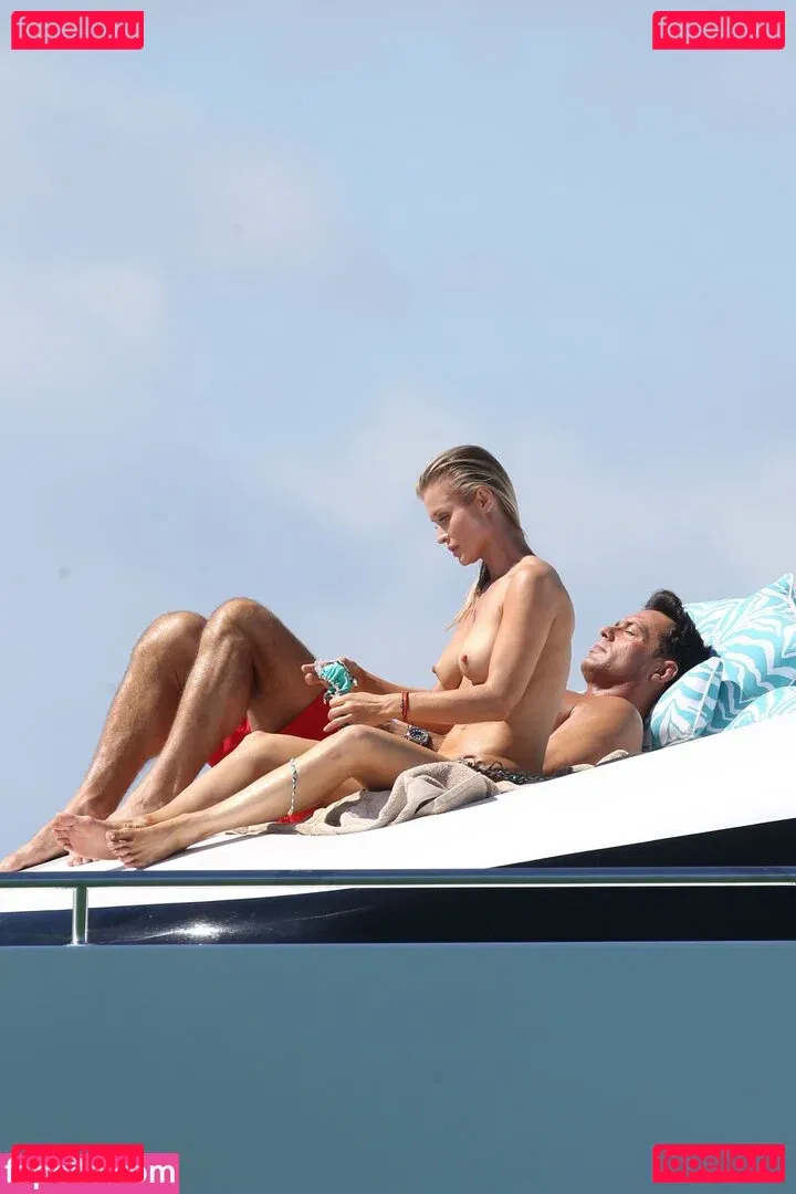 Joanna Krupa Onlyfans Photo Gallery 