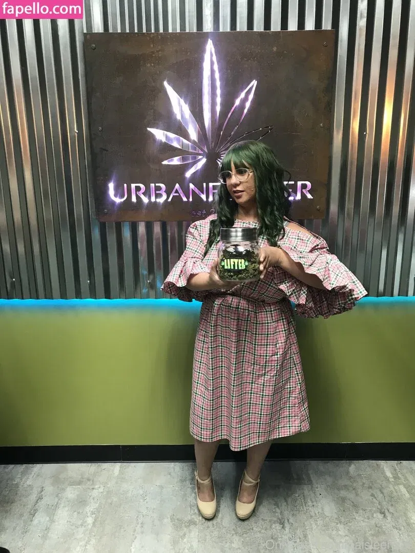 paisleehaze Onlyfans Photo Gallery 