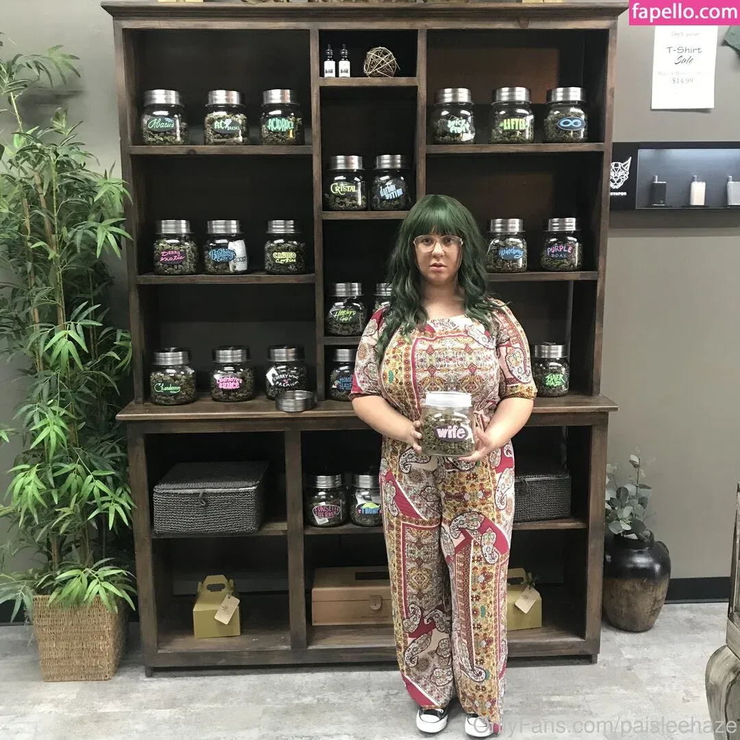 paisleehaze Onlyfans Photo Gallery 