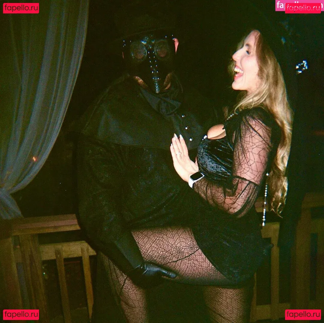 Lena Paul Onlyfans Photo Gallery 