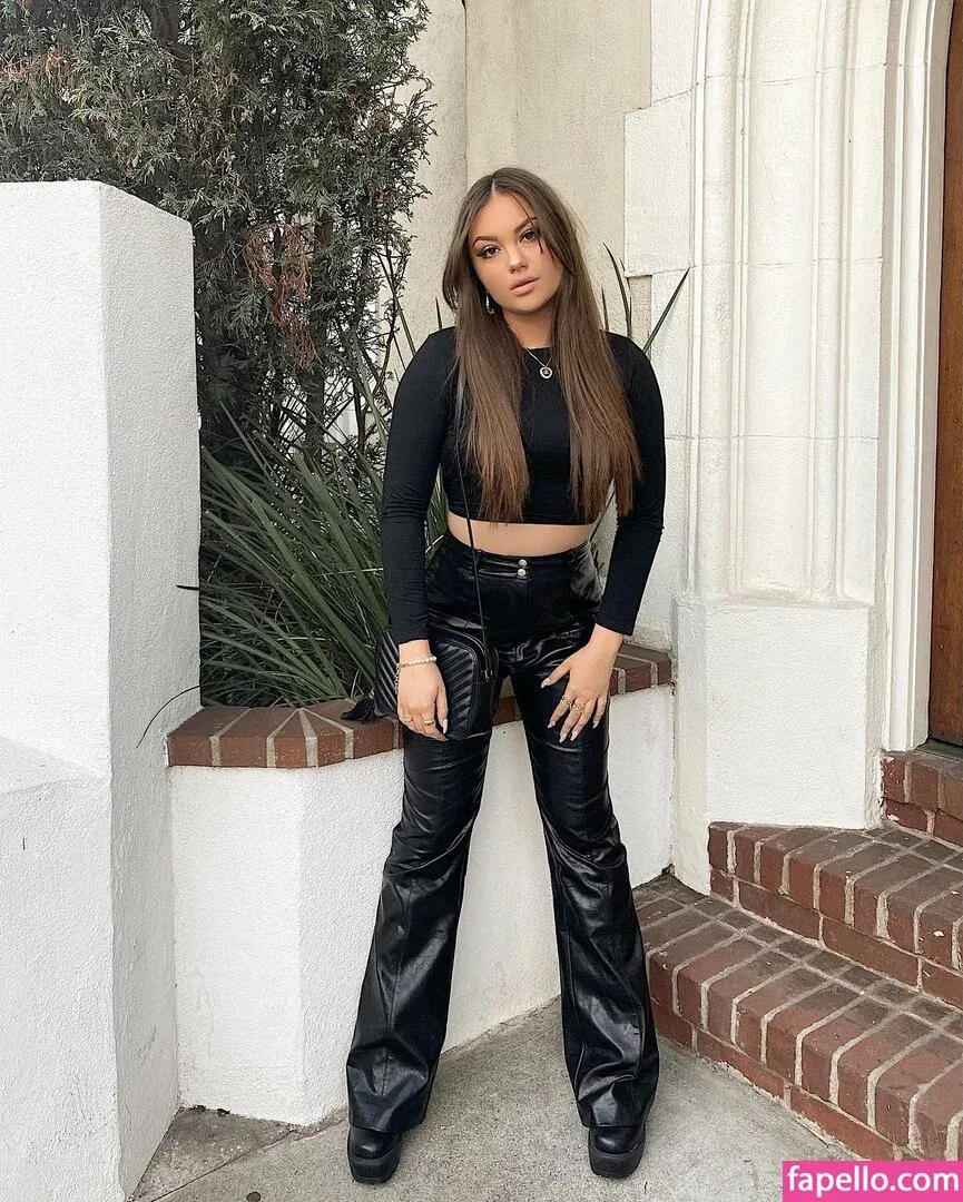 Loren Gray Onlyfans Photo Gallery 