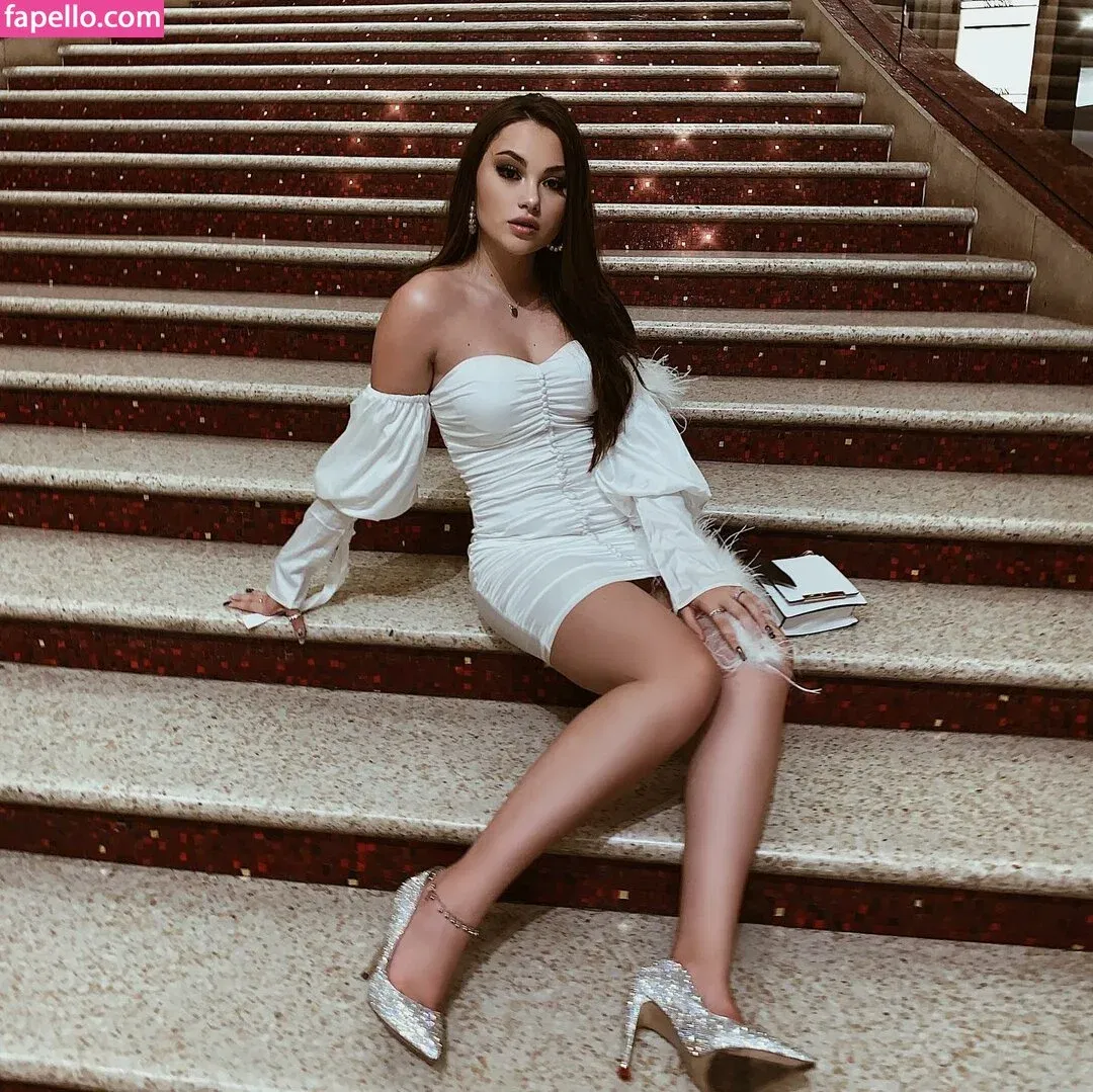 Loren Gray Onlyfans Photo Gallery 