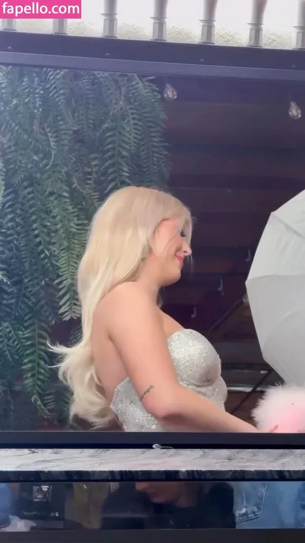 Loren Gray Onlyfans Photo Gallery 
