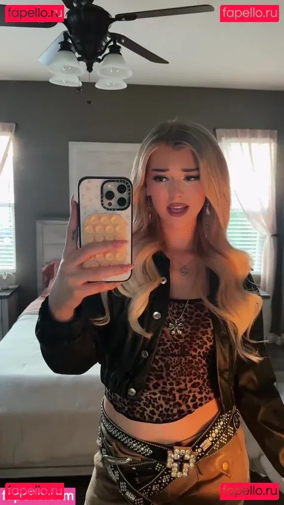 Loren Gray Onlyfans Photo Gallery 