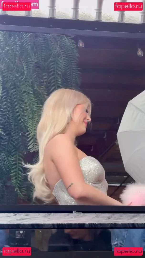 Loren Gray Onlyfans Photo Gallery 