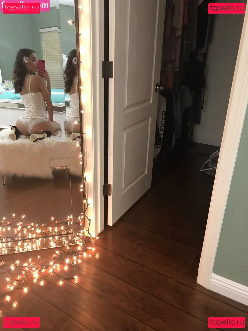 emilycc Onlyfans Photo Gallery 