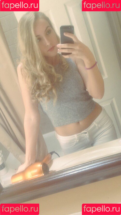 emilycc Onlyfans Photo Gallery 