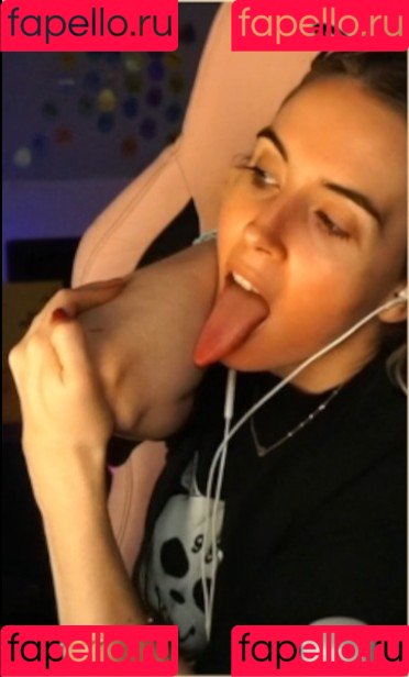 emilycc Onlyfans Photo Gallery 