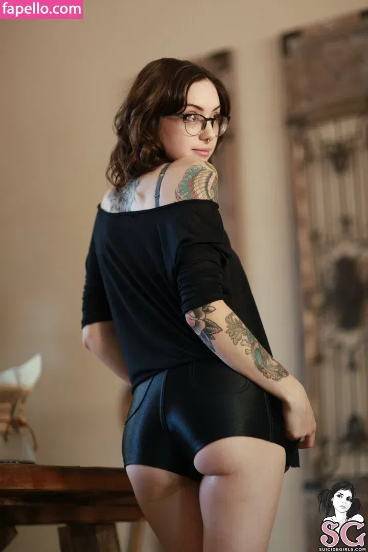Feryn Suicide Onlyfans Photo Gallery 