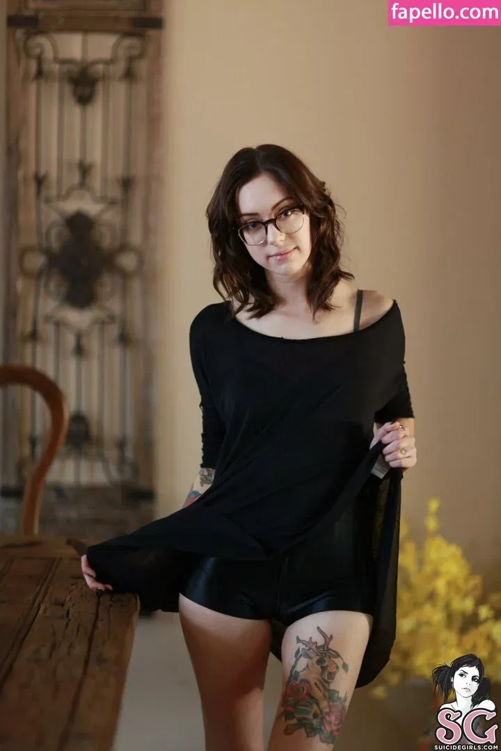 Feryn Suicide Onlyfans Photo Gallery 