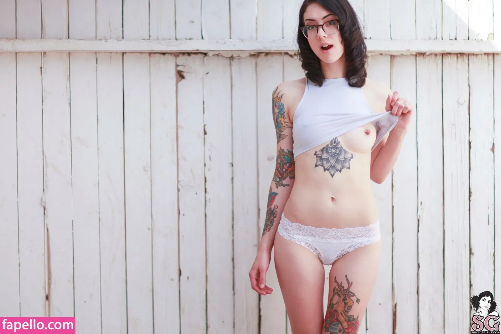 Feryn Suicide Onlyfans Photo Gallery 