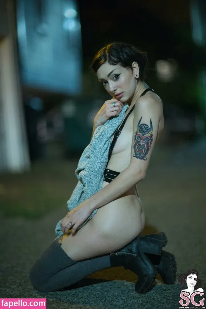 Feryn Suicide Onlyfans Photo Gallery 