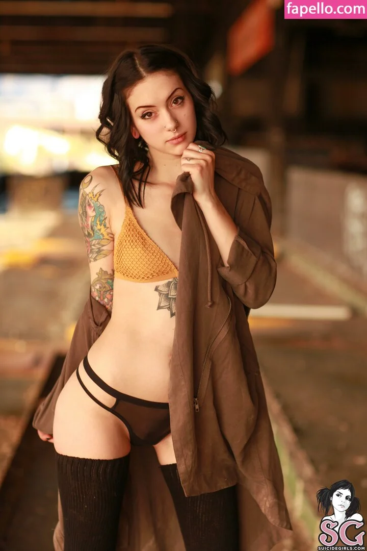 Feryn Suicide Onlyfans Photo Gallery 