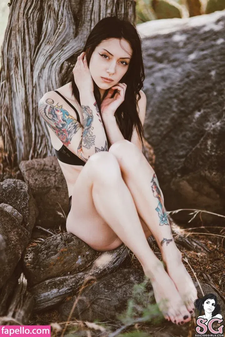 Feryn Suicide Onlyfans Photo Gallery 