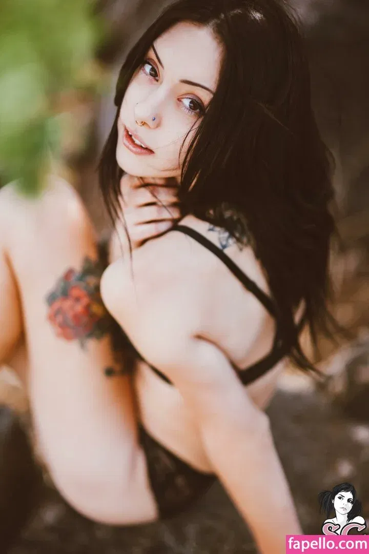 Feryn Suicide Onlyfans Photo Gallery 
