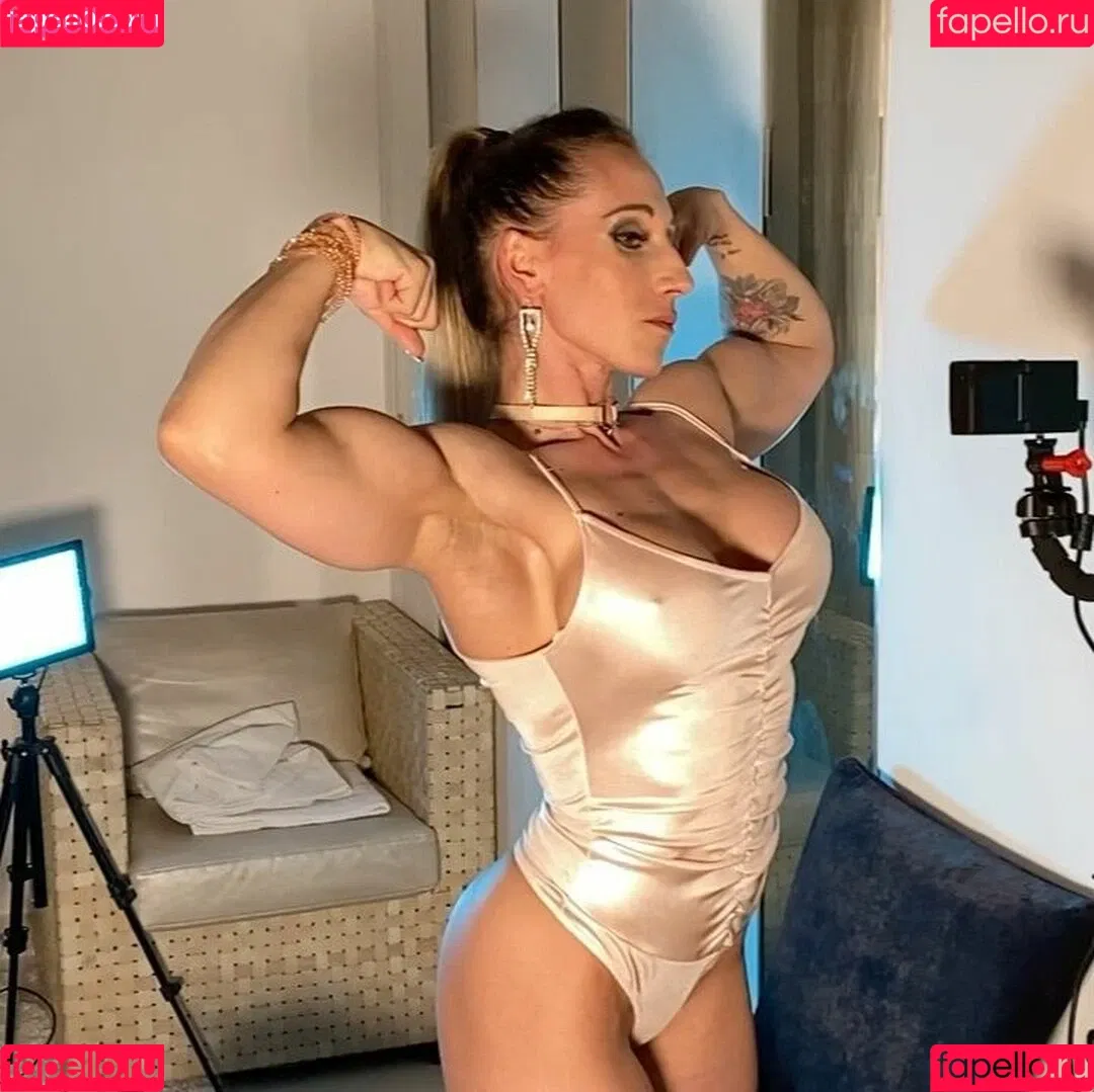 Reni Gendur Onlyfans Photo Gallery 
