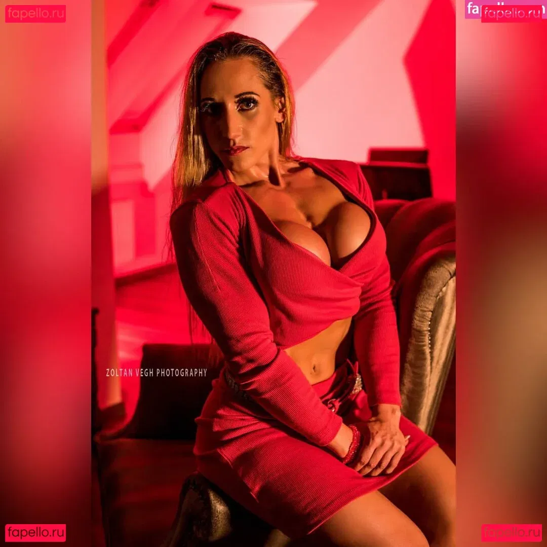 Reni Gendur Onlyfans Photo Gallery 