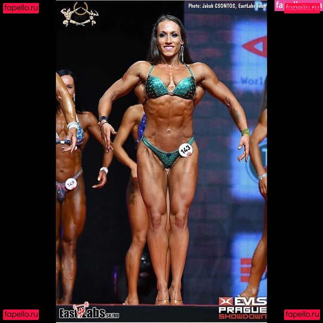 Reni Gendur Onlyfans Photo Gallery 