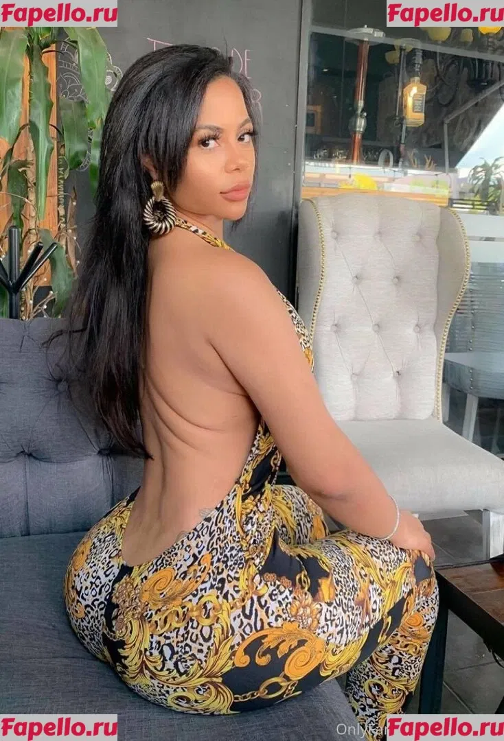 strellakat Onlyfans Photo Gallery 