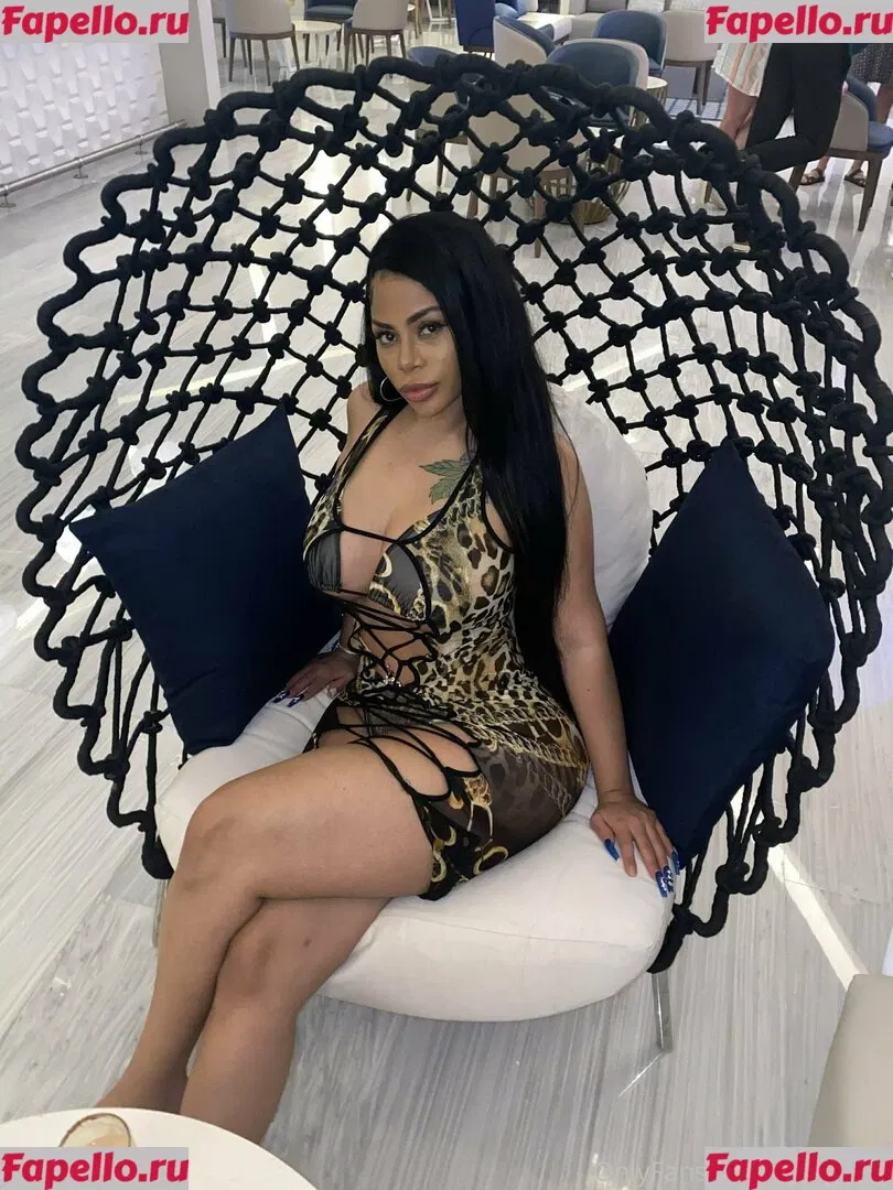 strellakat Onlyfans Photo Gallery 