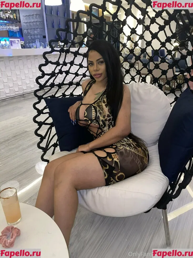 strellakat Onlyfans Photo Gallery 