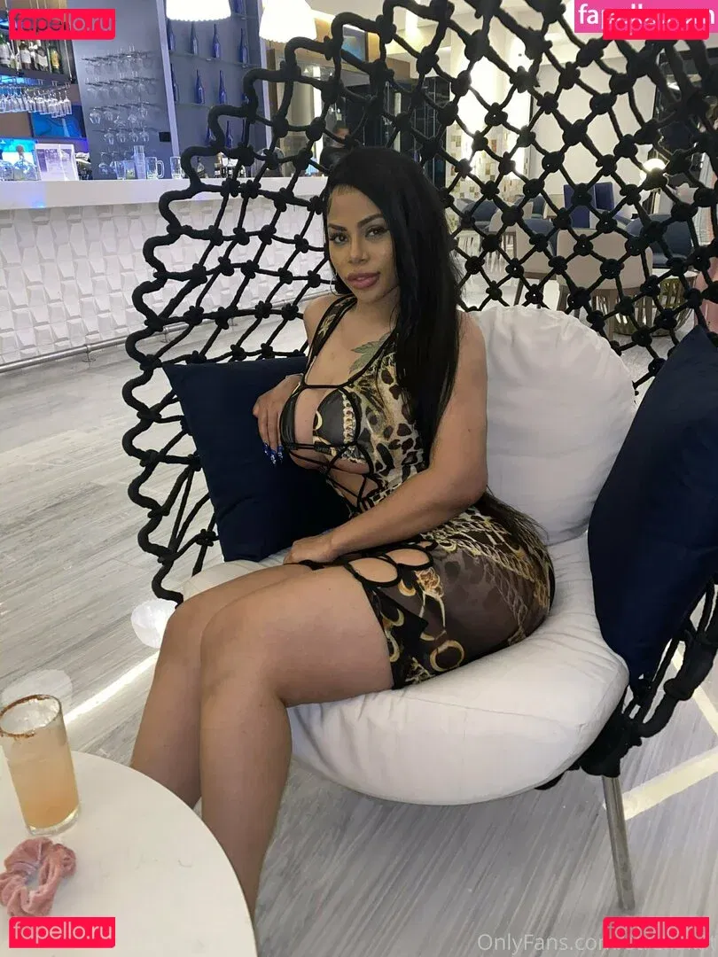 strellakat Onlyfans Photo Gallery 