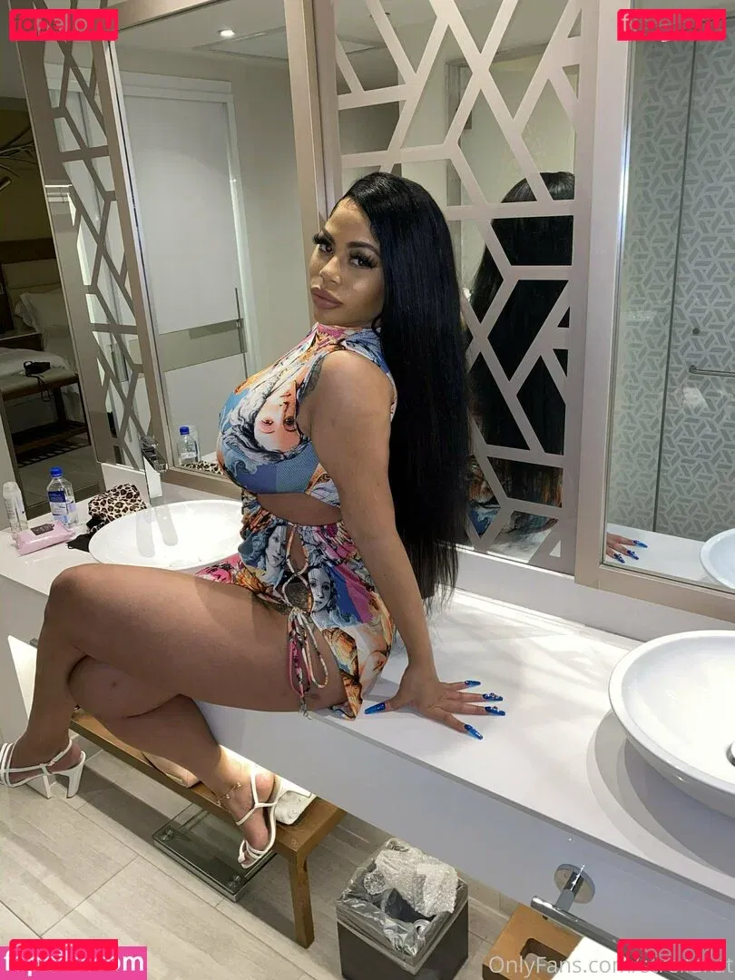 strellakat Onlyfans Photo Gallery 