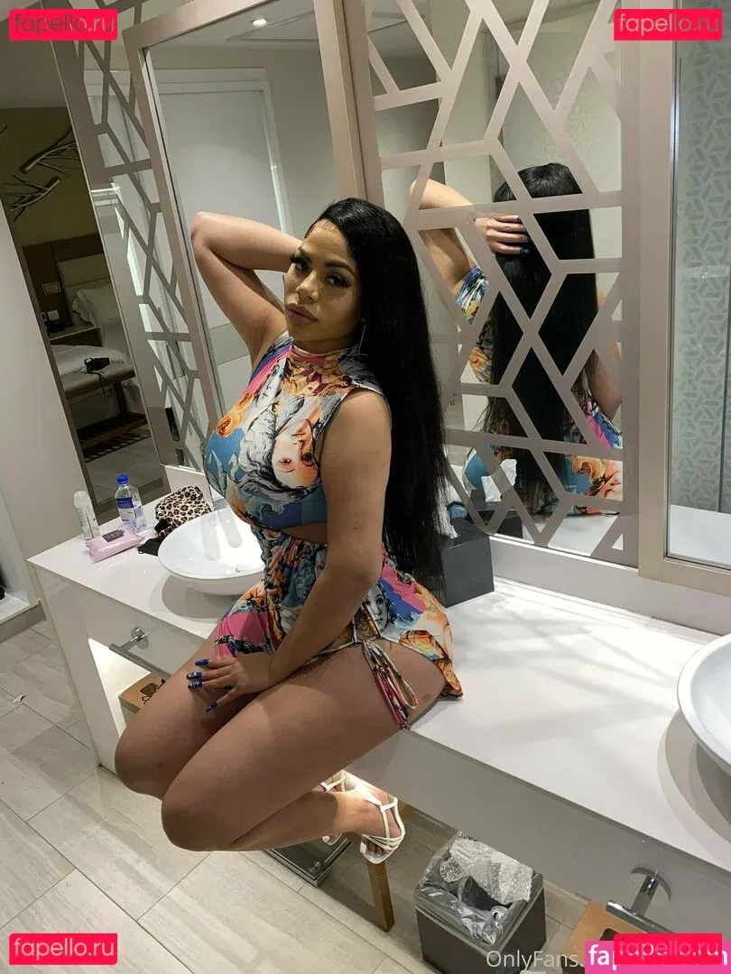 strellakat Onlyfans Photo Gallery 