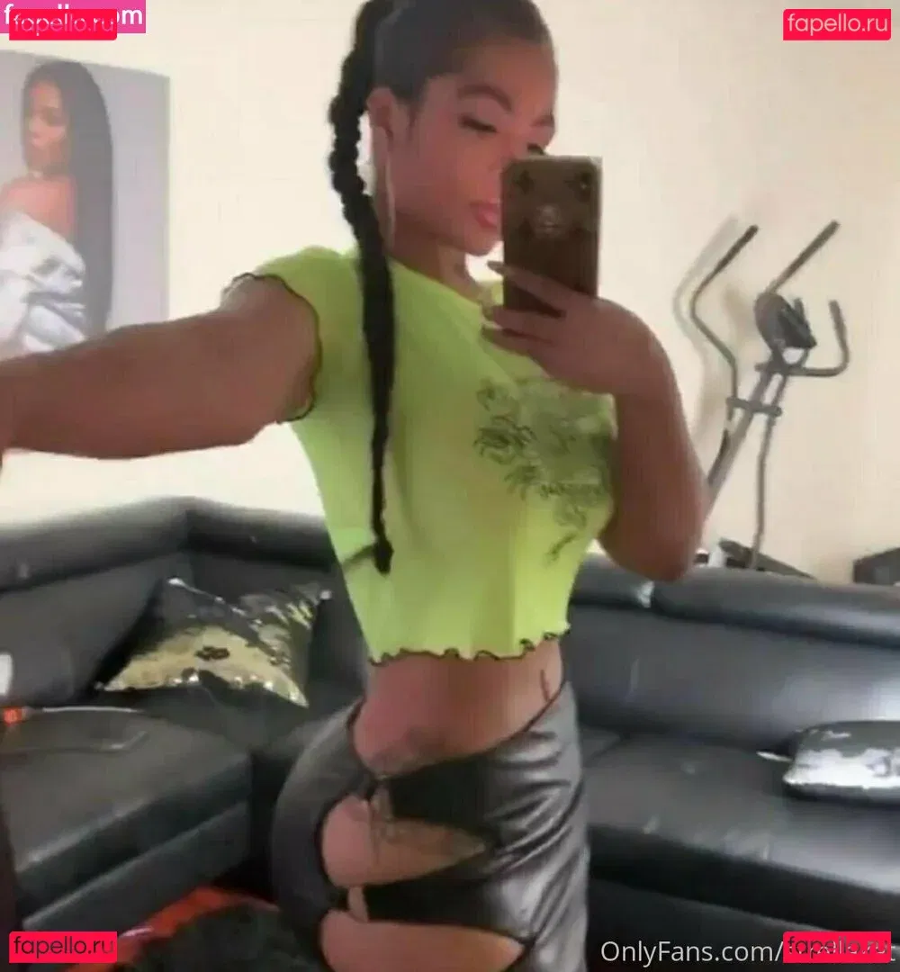 strellakat Onlyfans Photo Gallery 