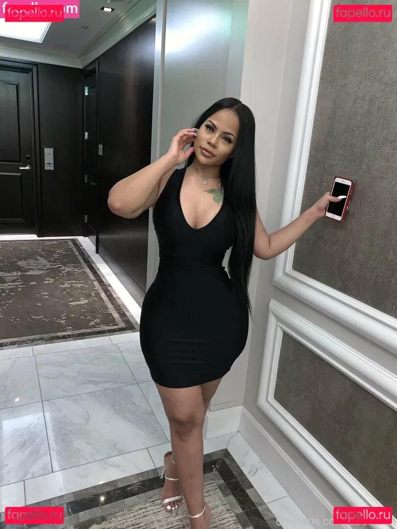 strellakat Onlyfans Photo Gallery 