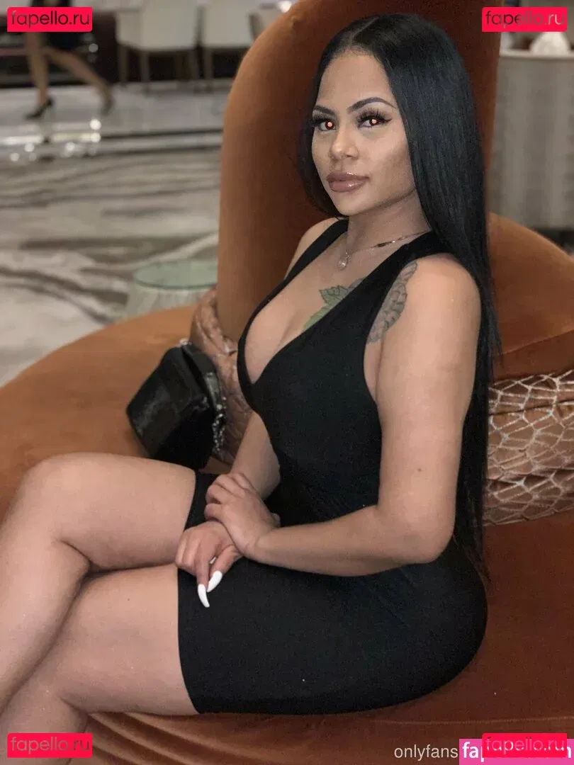 strellakat Onlyfans Photo Gallery 