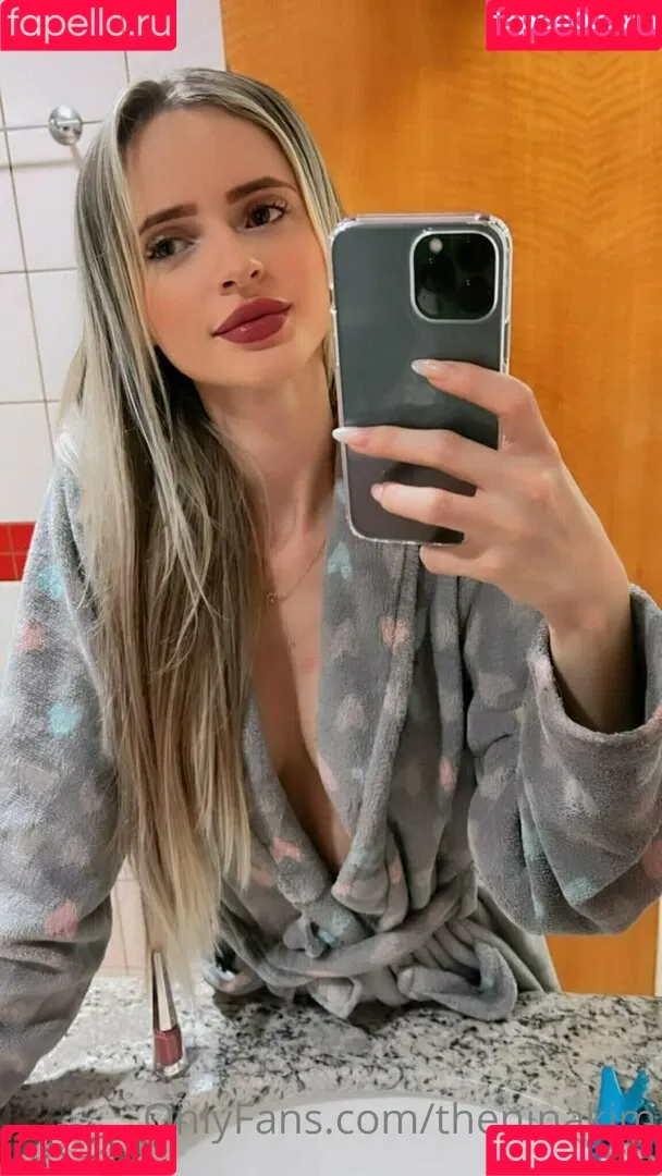 theninakim Onlyfans Photo Gallery 