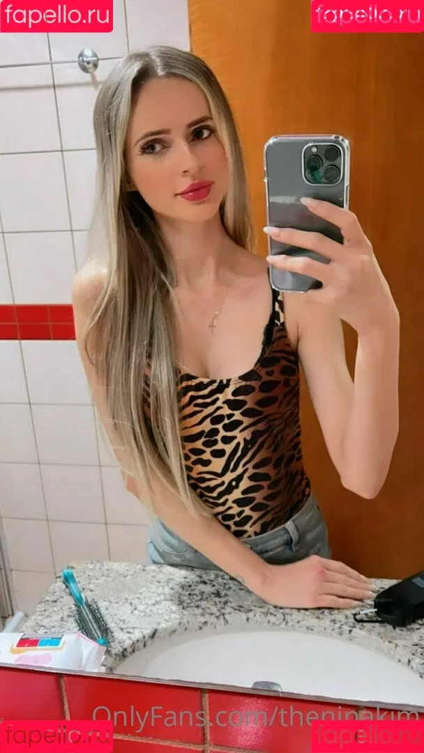 theninakim Onlyfans Photo Gallery 