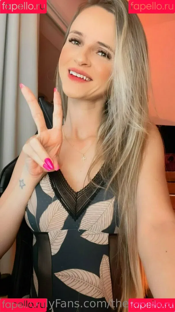 theninakim Onlyfans Photo Gallery 