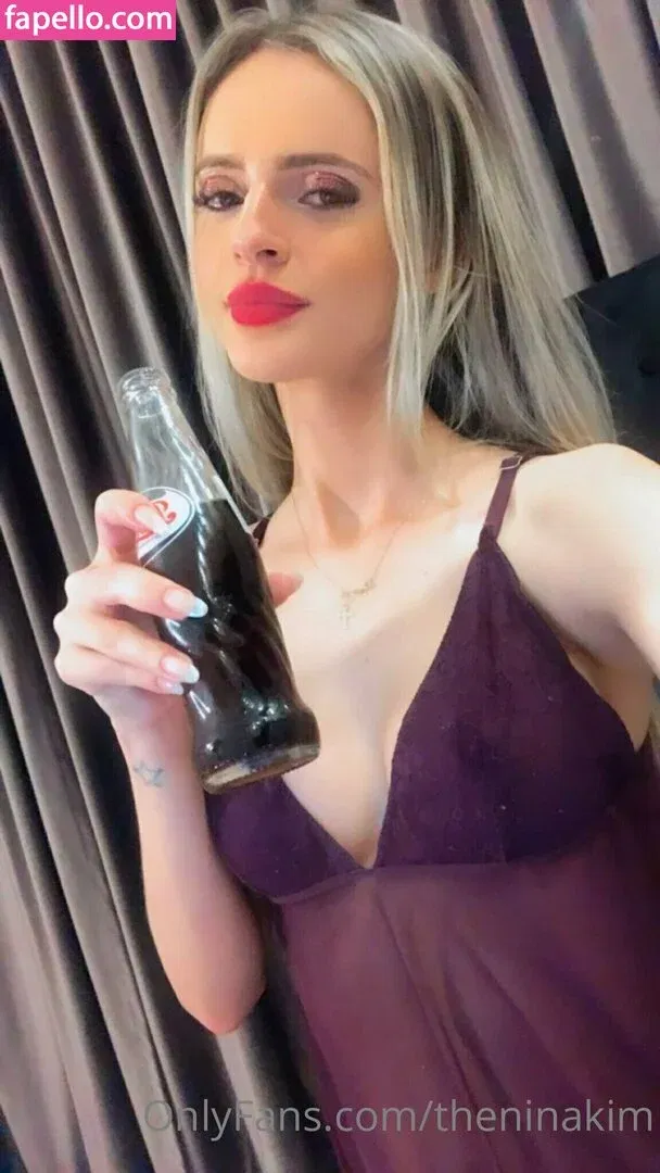 theninakim Onlyfans Photo Gallery 