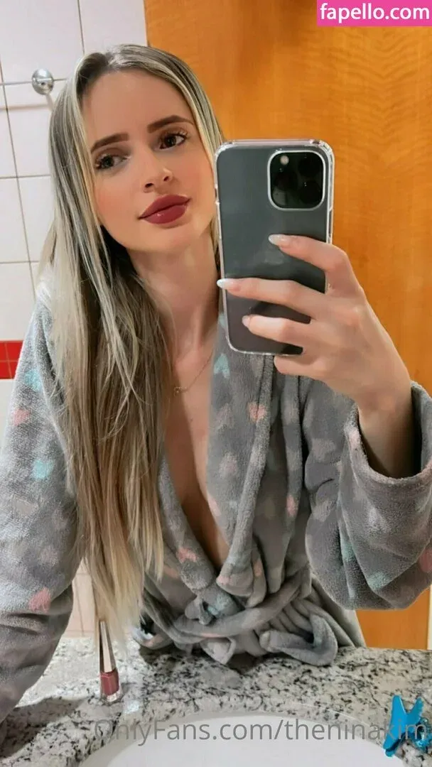 theninakim Onlyfans Photo Gallery 