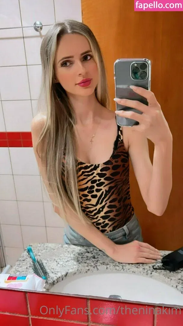 theninakim Onlyfans Photo Gallery 
