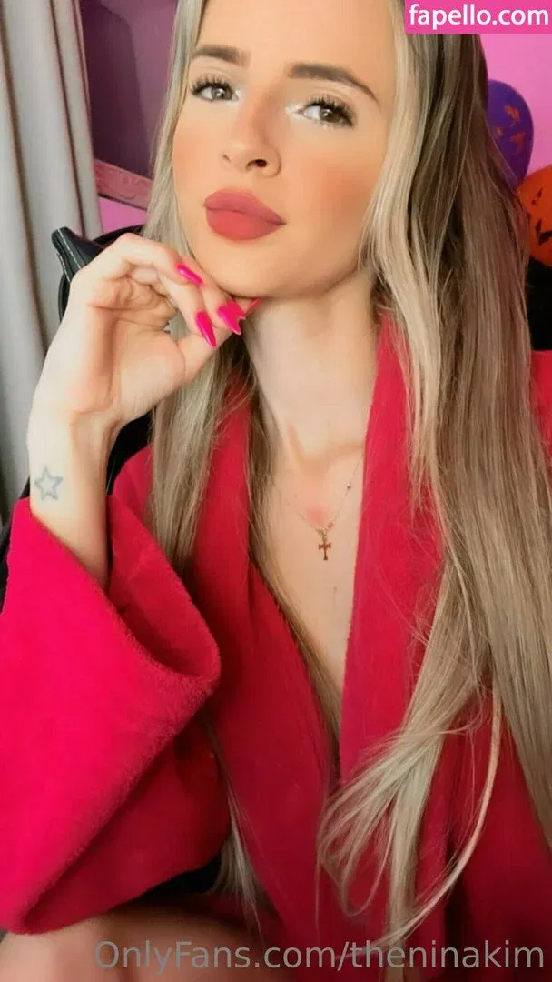 theninakim Onlyfans Photo Gallery 