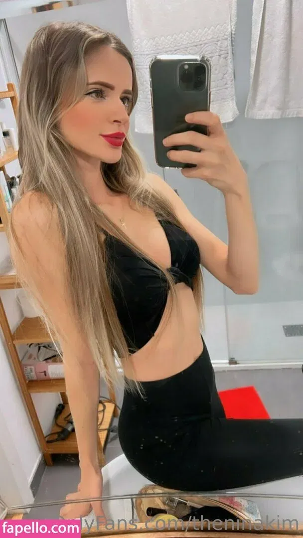 theninakim Onlyfans Photo Gallery 