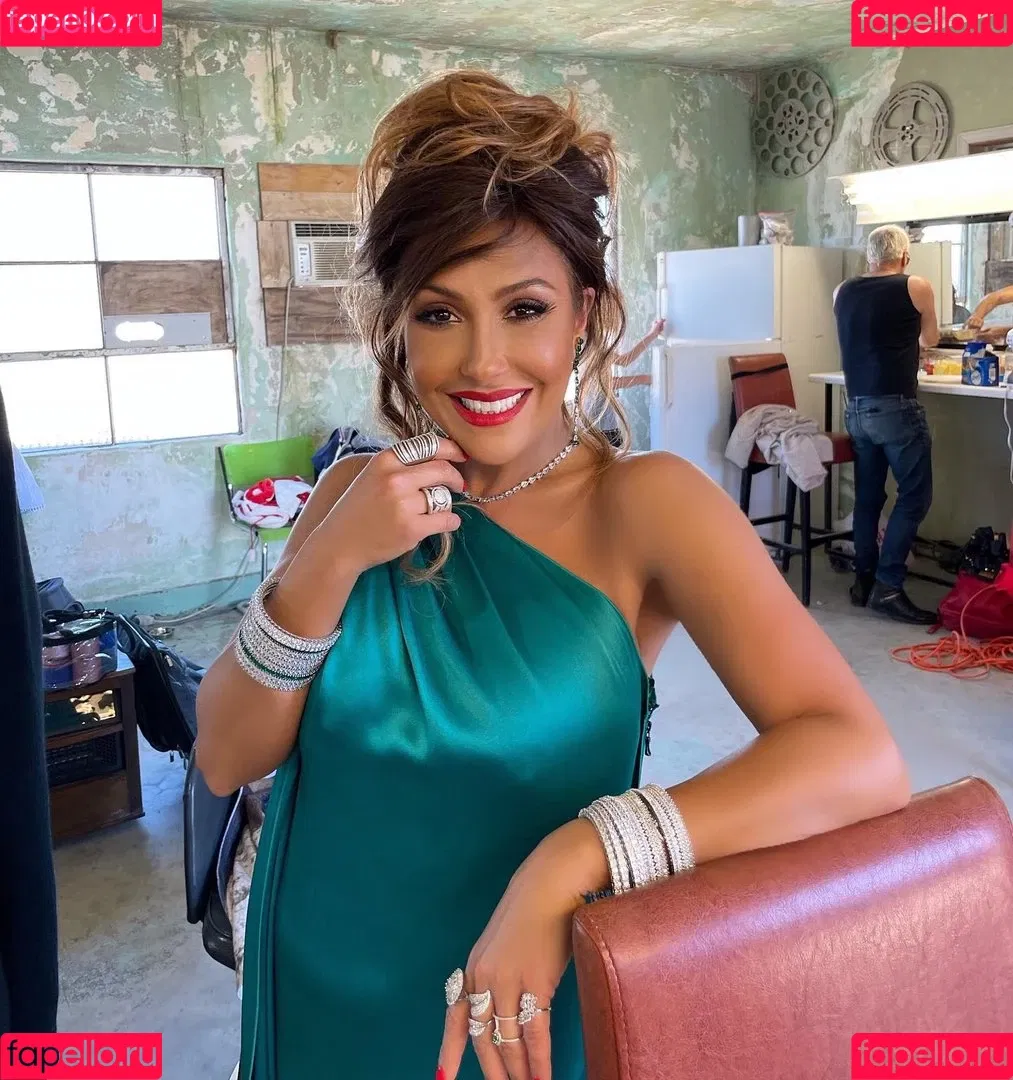 Sahar Manley Onlyfans Photo Gallery 