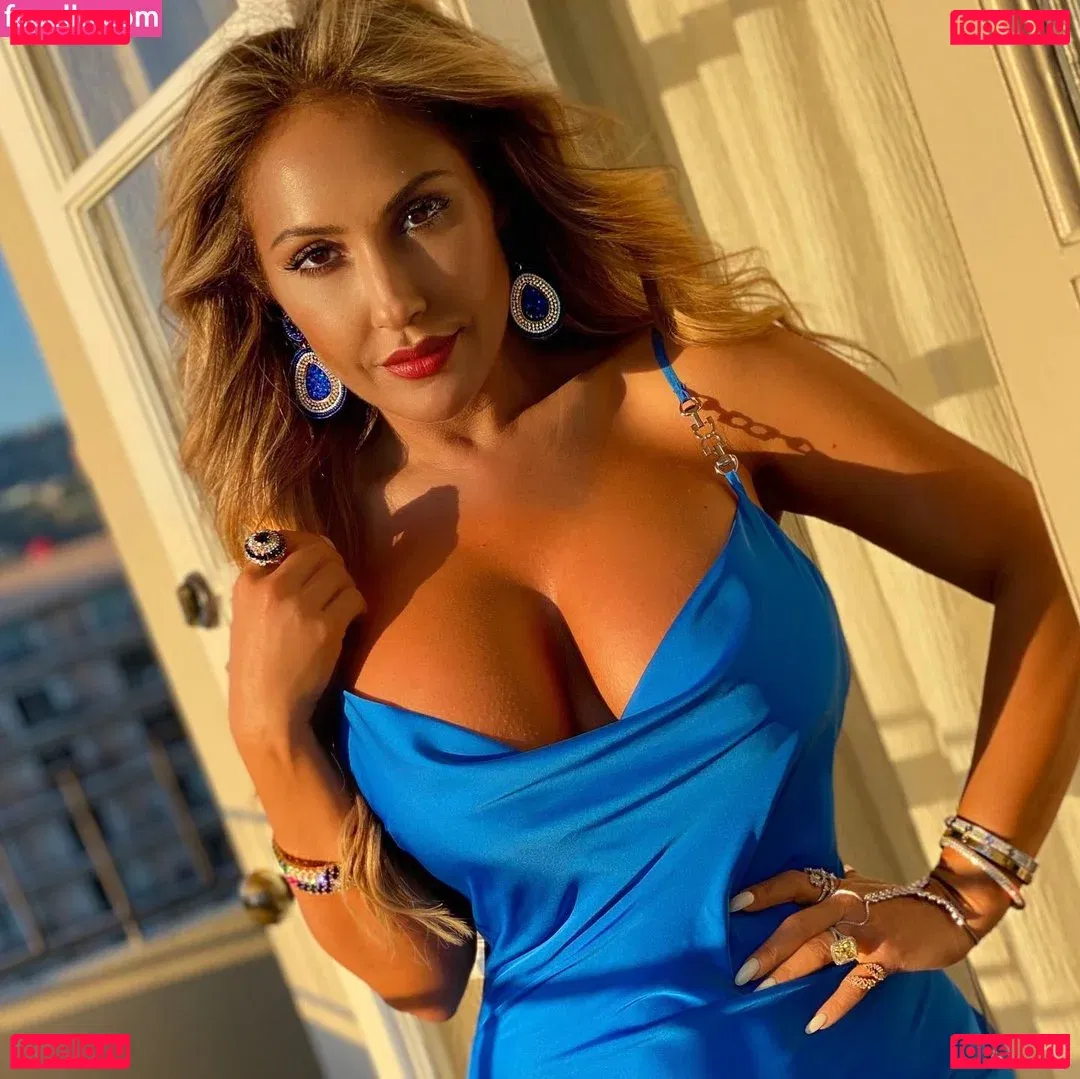 Sahar Manley Onlyfans Photo Gallery 