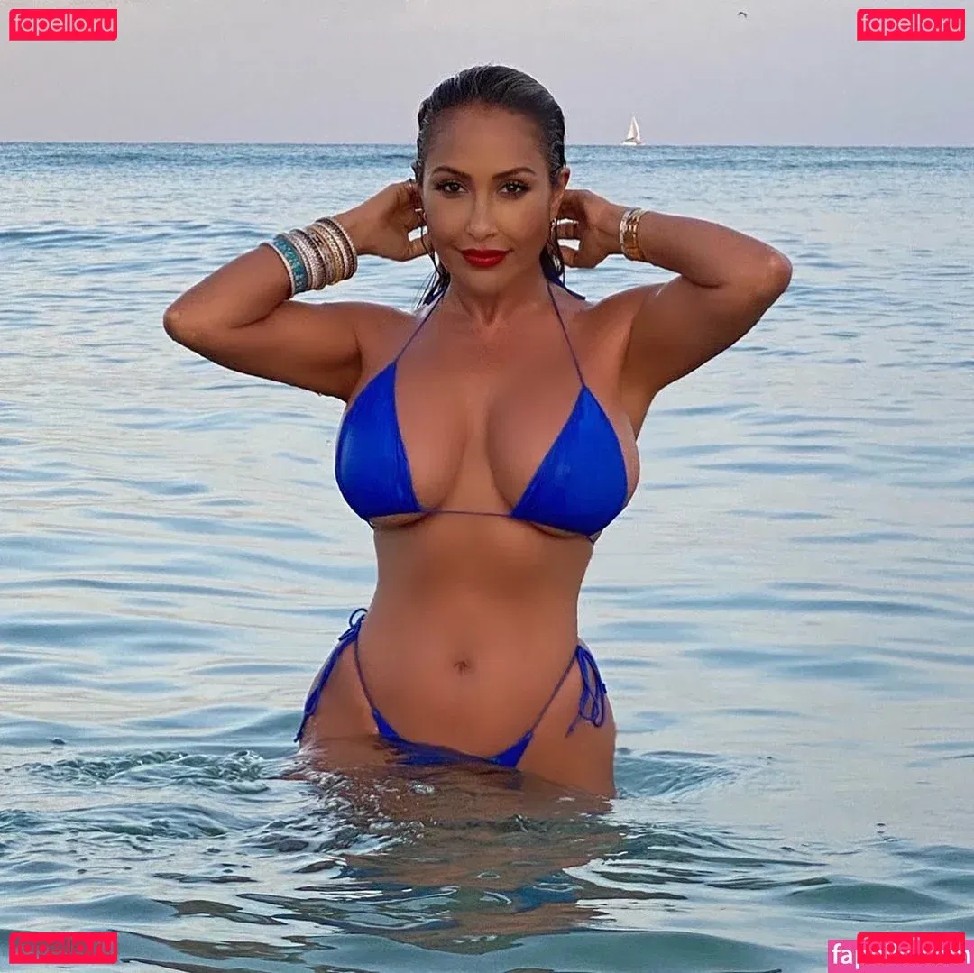 Sahar Manley Onlyfans Photo Gallery 