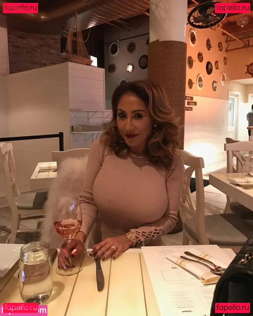 Sahar Manley Onlyfans Photo Gallery 