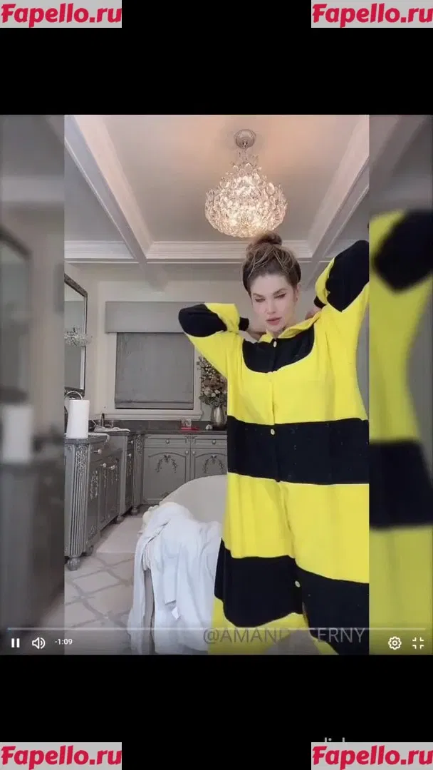 Amanda Cerny Onlyfans Photo Gallery 
