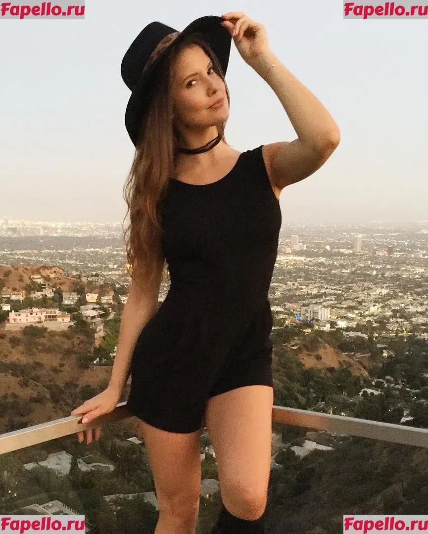 Amanda Cerny Onlyfans Photo Gallery 
