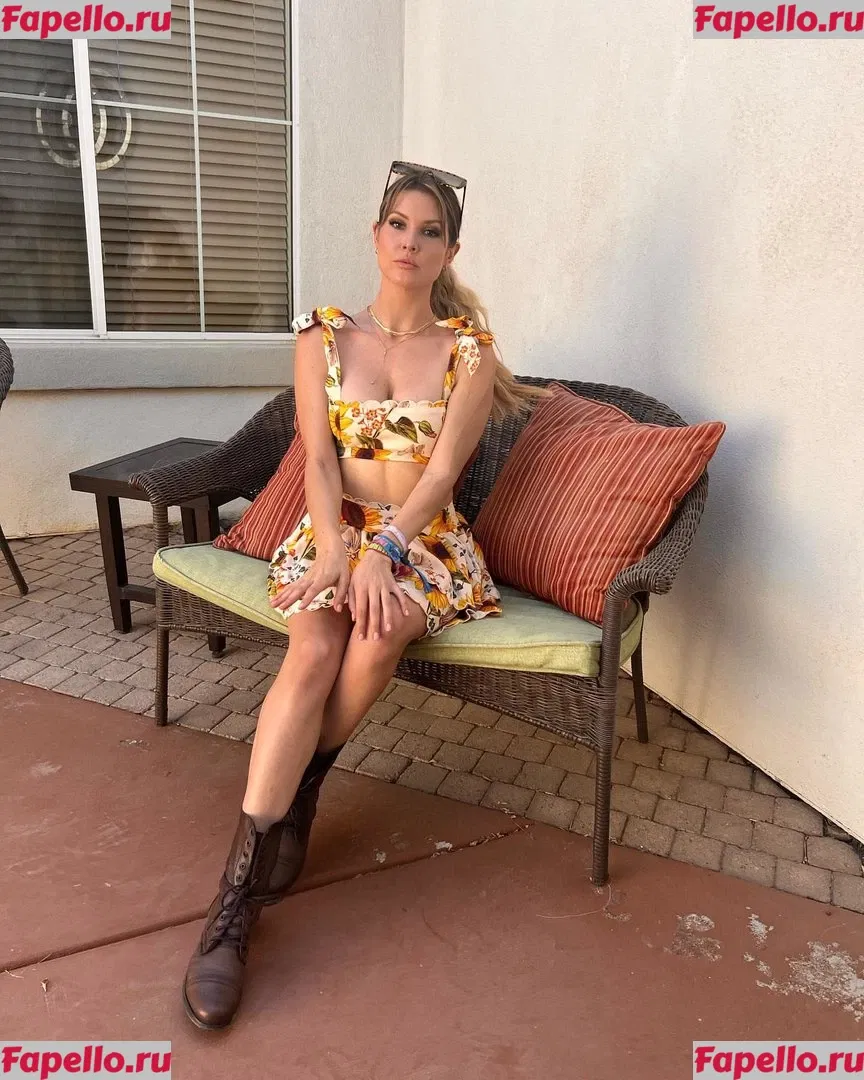 Amanda Cerny Onlyfans Photo Gallery 