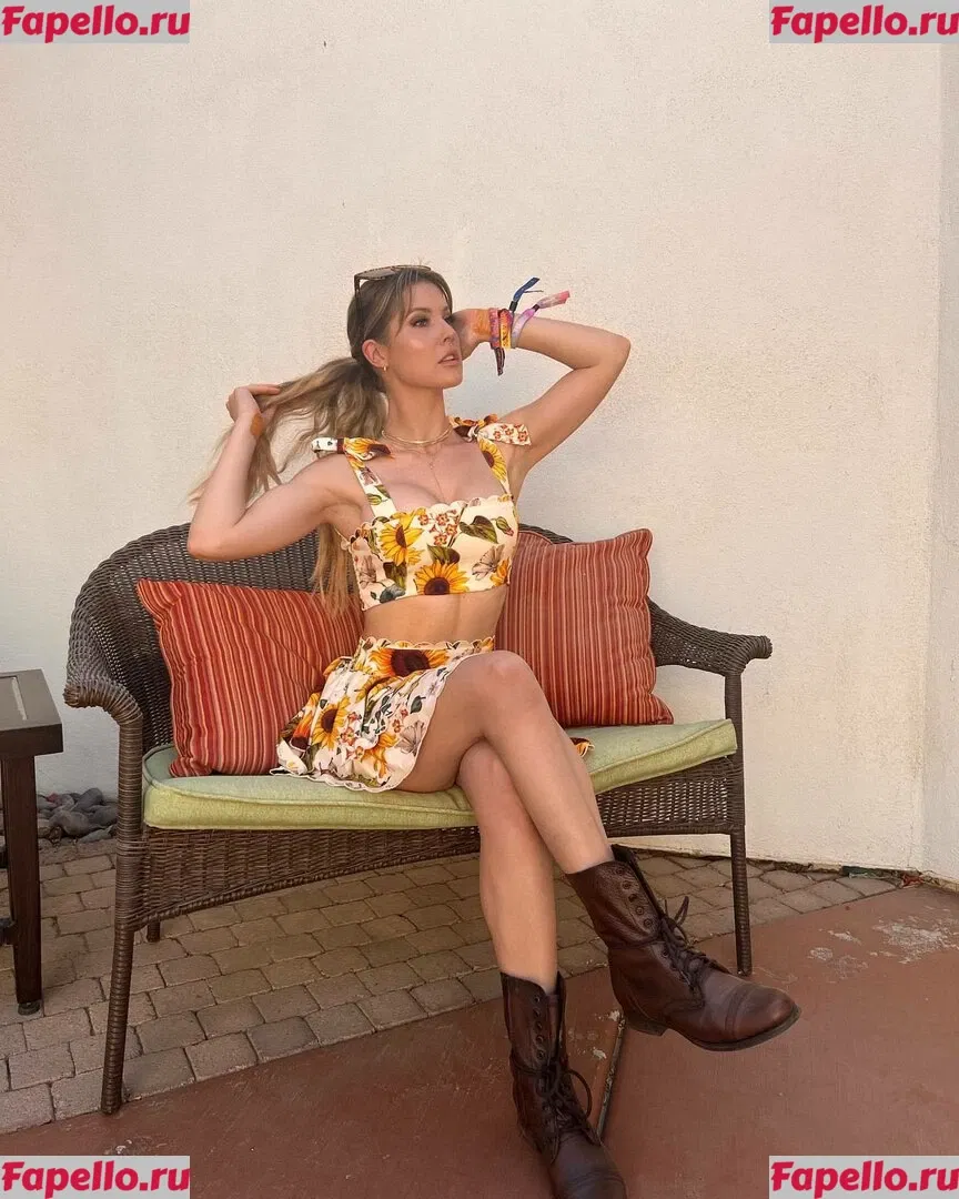 Amanda Cerny Onlyfans Photo Gallery 